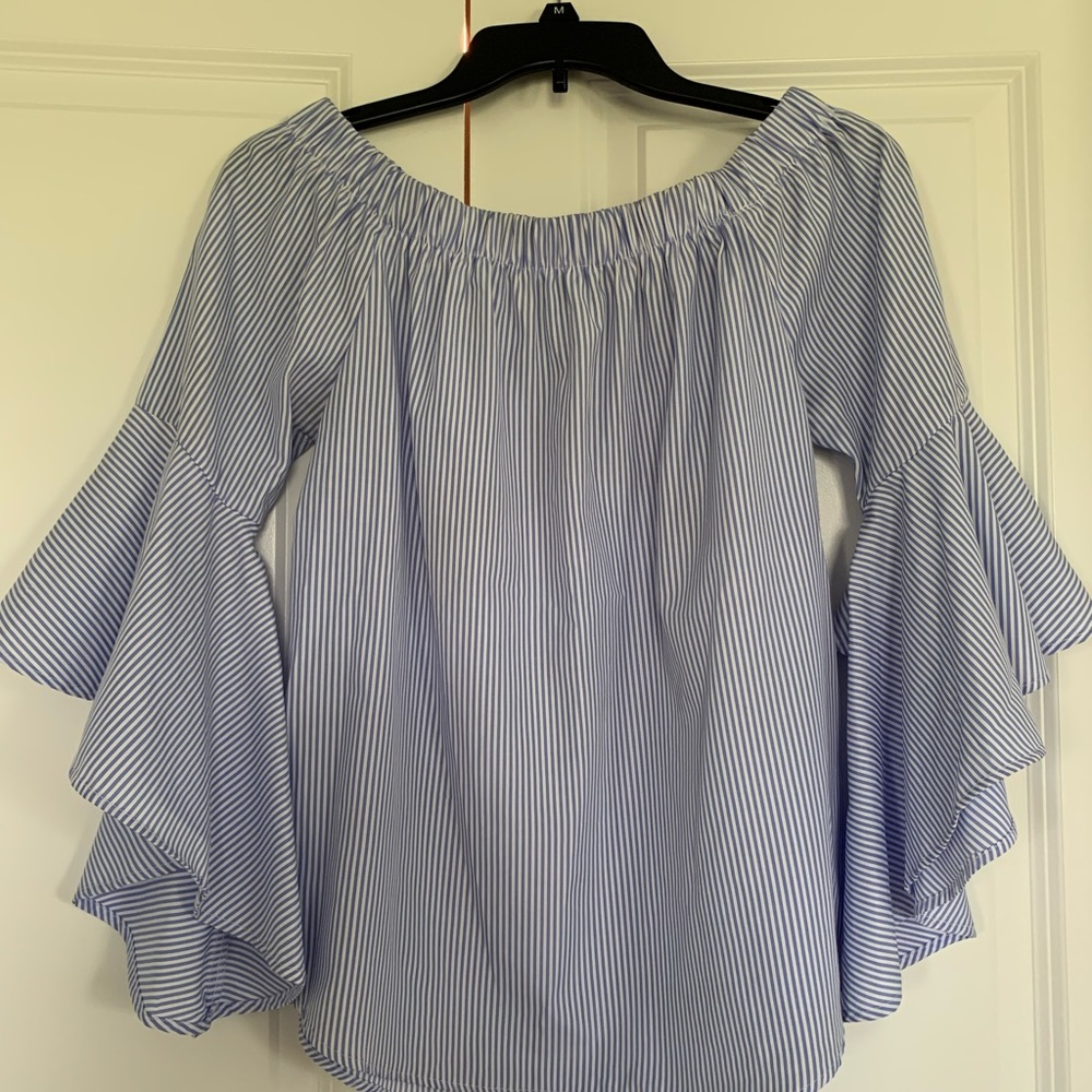 Bell sleeve top